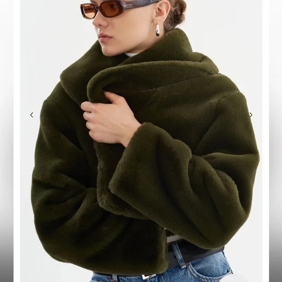 LAMARQUE Danika Faux Fur Crop Jacket - Picture 3 of 3